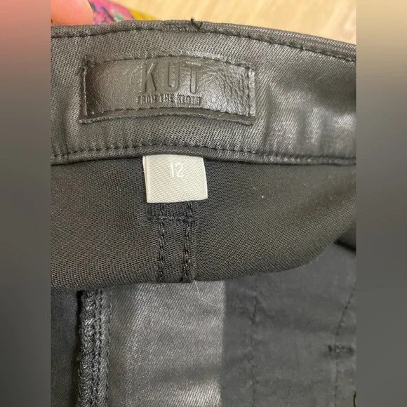 Kut from the Kloth Black Wide-Leg Faux Leather Jeans with Raw Hem - Picture 4 of 7